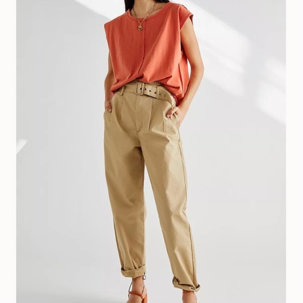 Levi’s Women's Tailor High Loose Tapered Pants Size W28 L30